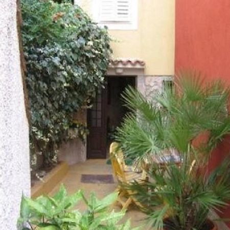 Appartement Family House In The Old Center à Cres Extérieur photo