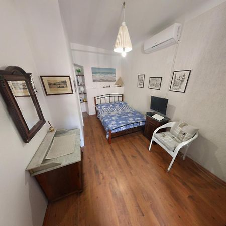 Appartement Family House In The Old Center à Cres Extérieur photo