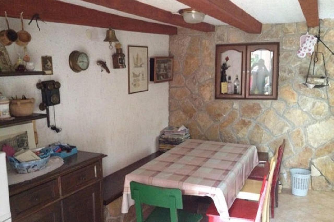 Appartement Family House In The Old Center à Cres Extérieur photo