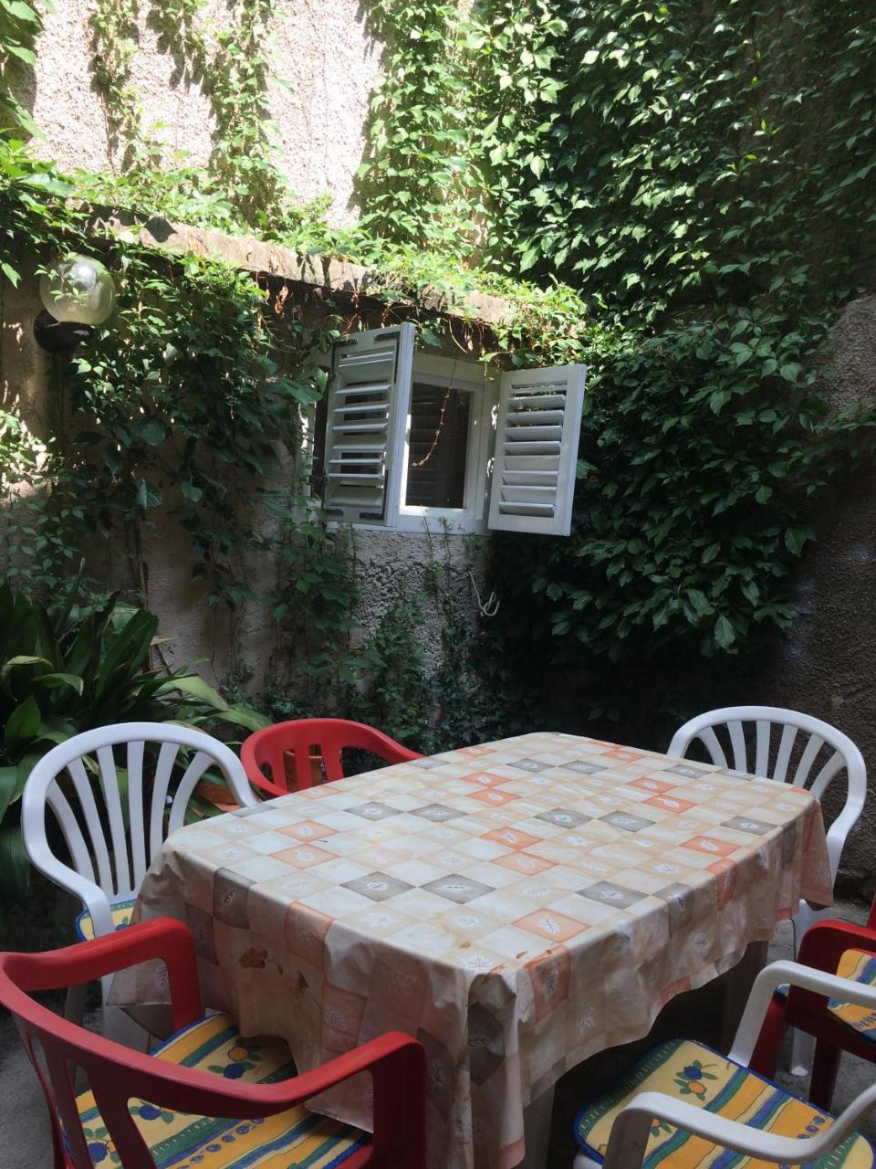 Appartement Family House In The Old Center à Cres Extérieur photo