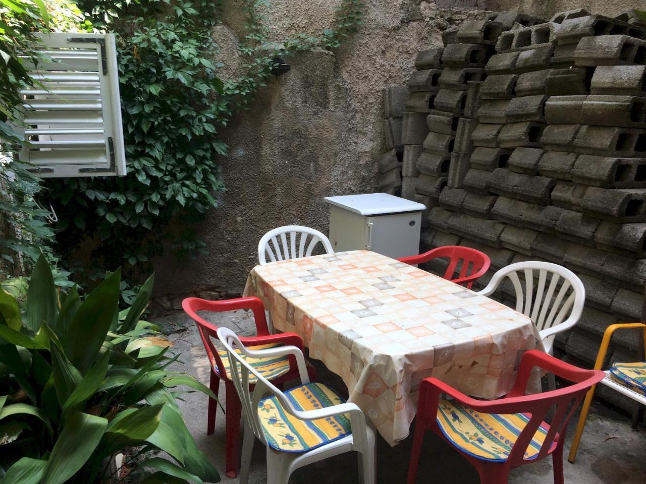 Appartement Family House In The Old Center à Cres Extérieur photo